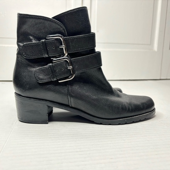 STUART WEITZMAN Strapduo Black Leather Moto Buckle Ankle Boots Size 7.5 - Picture 1 of 9